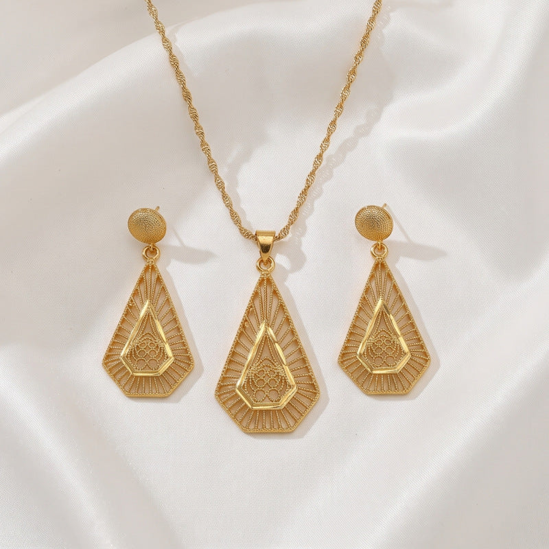 Gold Electroplated Alloy Jewelry Set Featuring Flower Pattern With Carving Craftsmanship, 1 Set