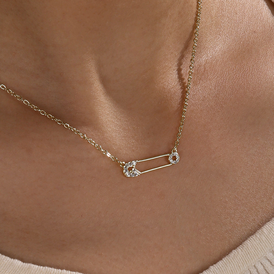 Gold Paper Clip Necklace For Women Featuring Copper Pendant And Zircon Inlay With Paperclip Chain