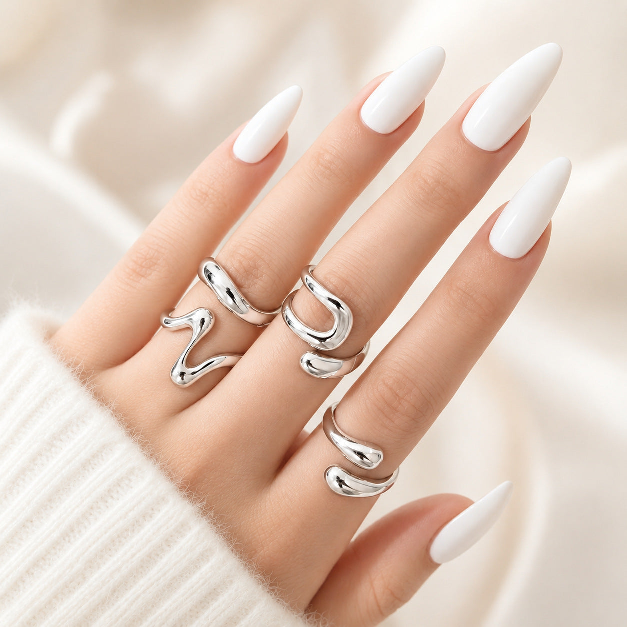 Irregular Gold Alloy Ring For Women Featuring Electroplated Craftsmanship