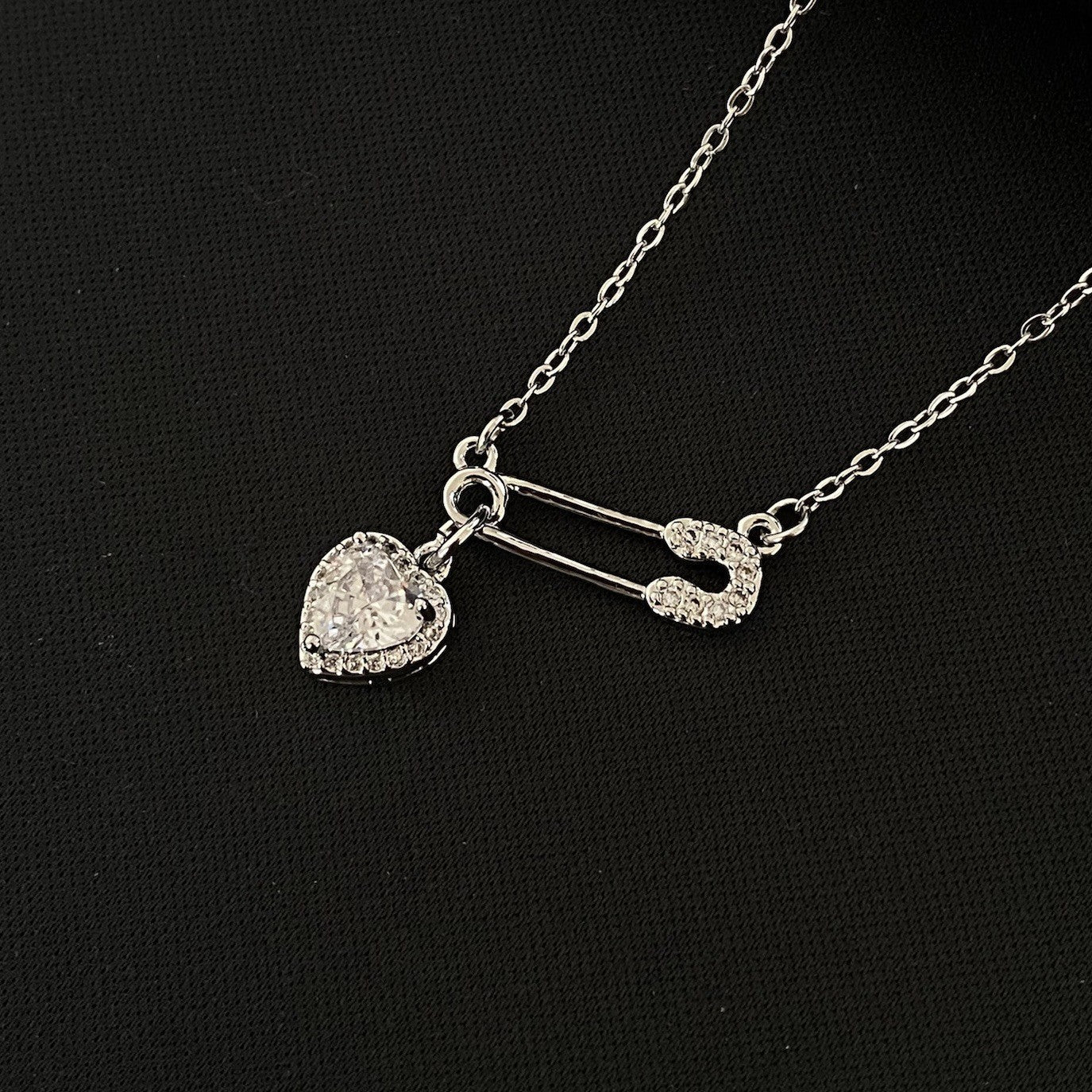New Style Paper Clip Necklace For Women In 18K Real Gold Plated Copper With Rhinestones And Paperclip Chain