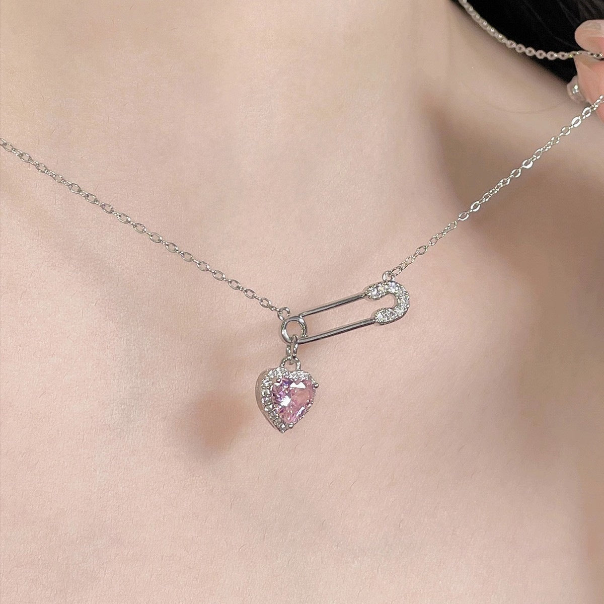 Heart Shape Choker Necklace For Women With Zircon Inlay And Silver Plated Copper Pendant On Paperclip Chain