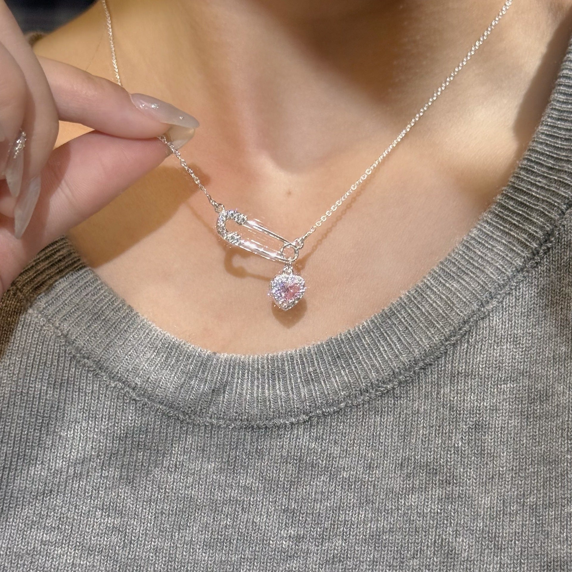 Heart Shape Choker Necklace For Women With Zircon Inlay And Silver Plated Copper Pendant On Paperclip Chain