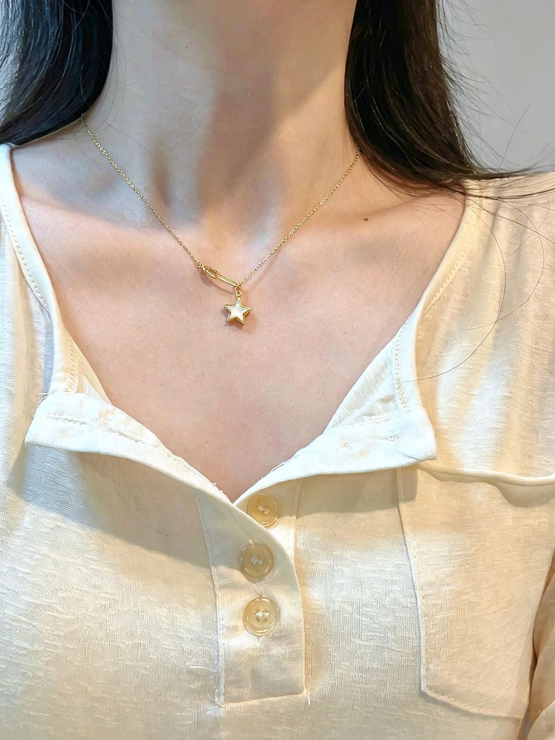 Handmade Sweet Gold Shell Necklace For Women In 925 Sterling Silver With Mother-of-pearl Shell Inlay And Paperclip Chain