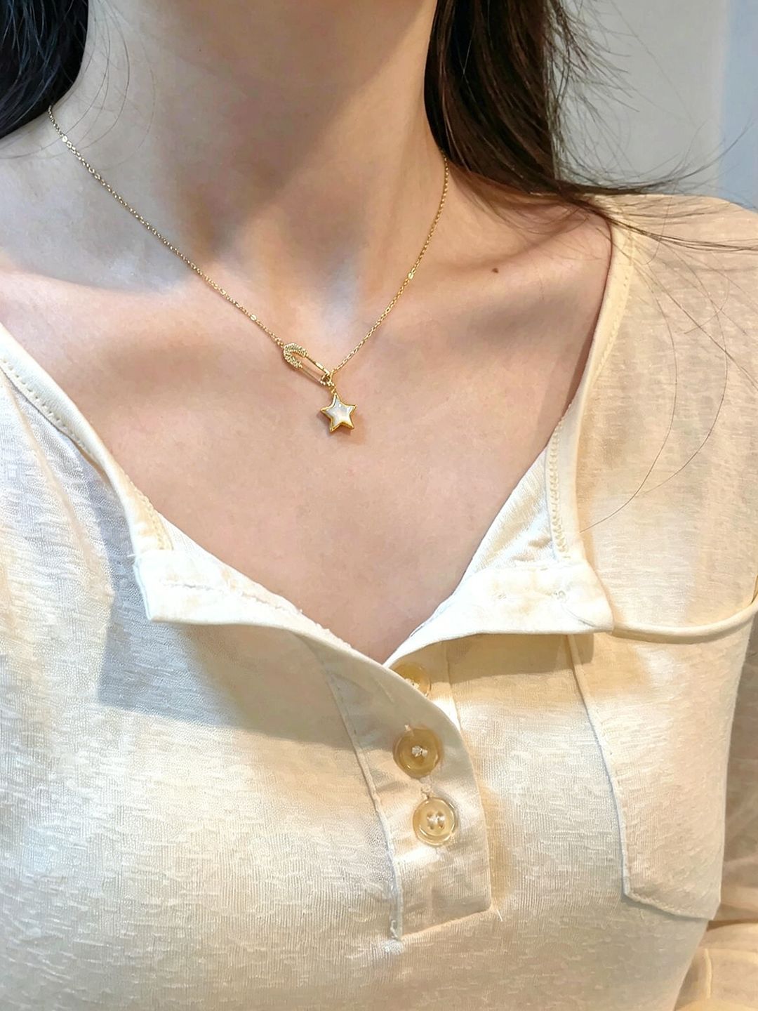 Handmade Sweet Gold Shell Necklace For Women In 925 Sterling Silver With Mother-of-pearl Shell Inlay And Paperclip Chain