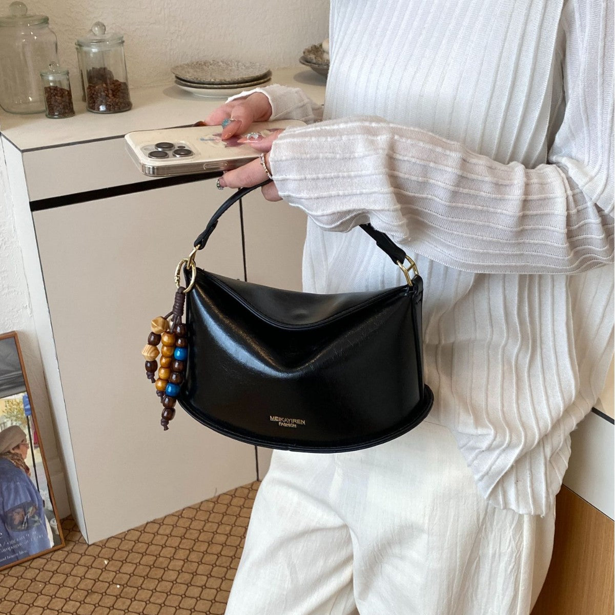 Solid Color Dumpling Shape Handbag In PU Leather With Sewing Thread Detail, Featuring Top Handle For  Autumn And Winter