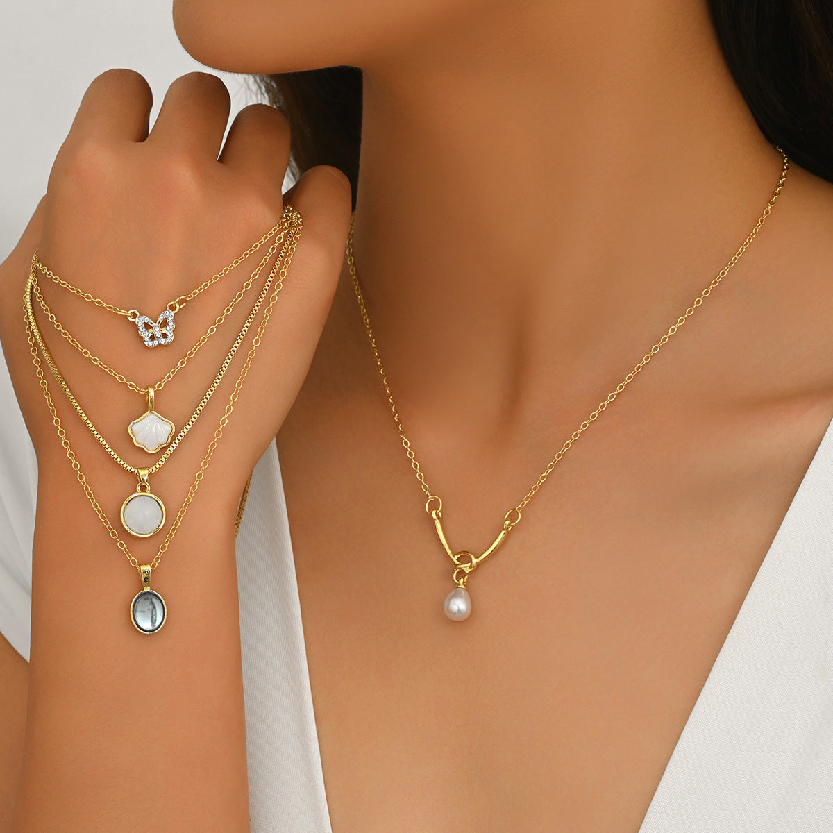 Sweet Gold Butterfly Beaded Chain Choker Necklace For Women With Alloy Craft And Cat's Eye Stone Inlay