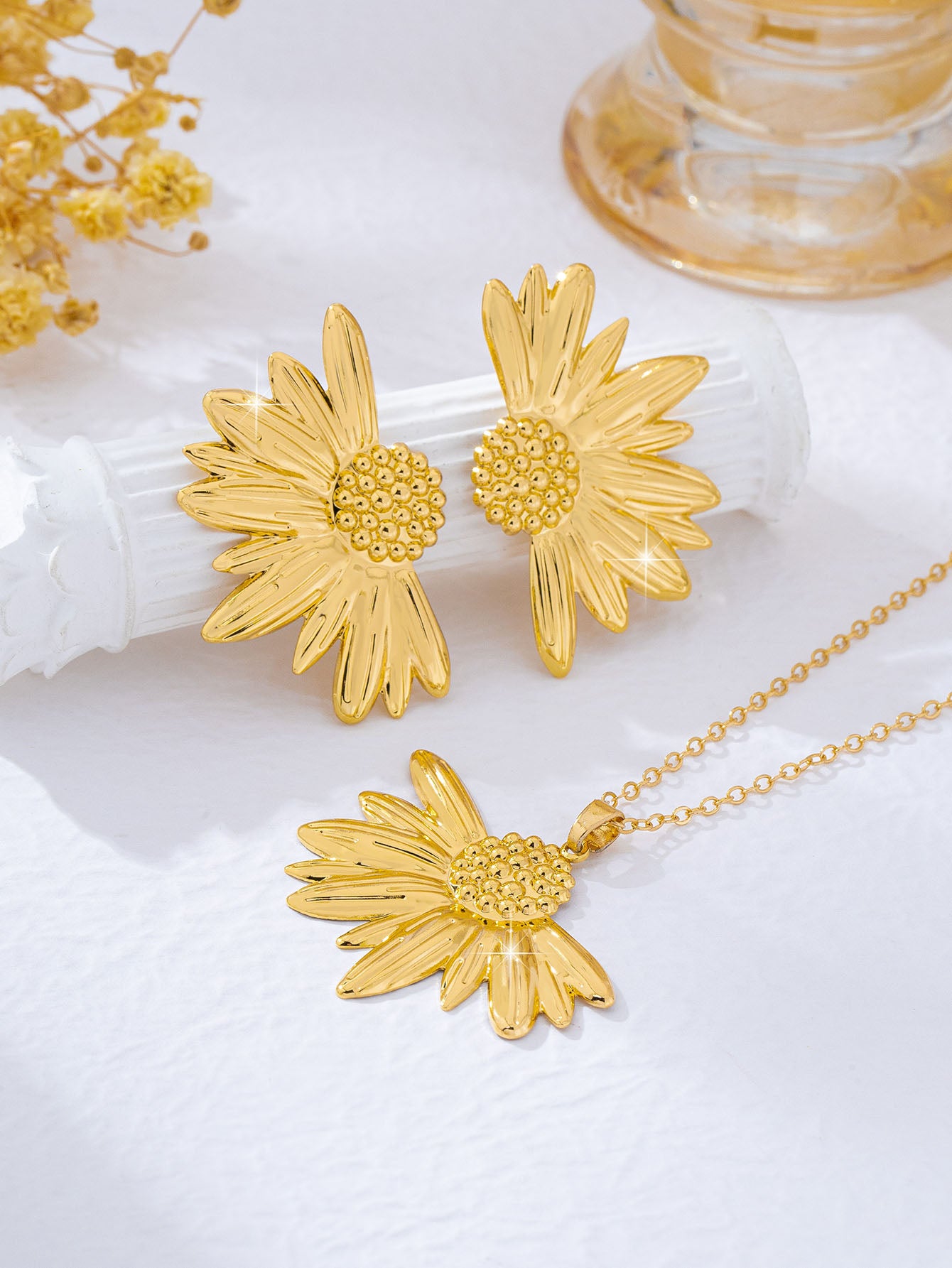 Bohemian Flowers Jewelry Set For Women With KC Golden Plated 0.03µm Finish Featuring Three-Dimensional Design And Cable Chain