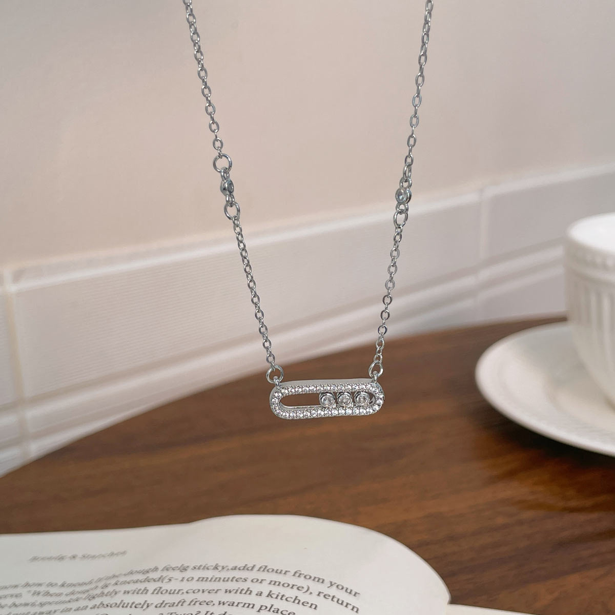 Copper Paper Clip Pendant Necklace For Women Featuring Zircon Inlay On A Paperclip Chain In Novelty Style