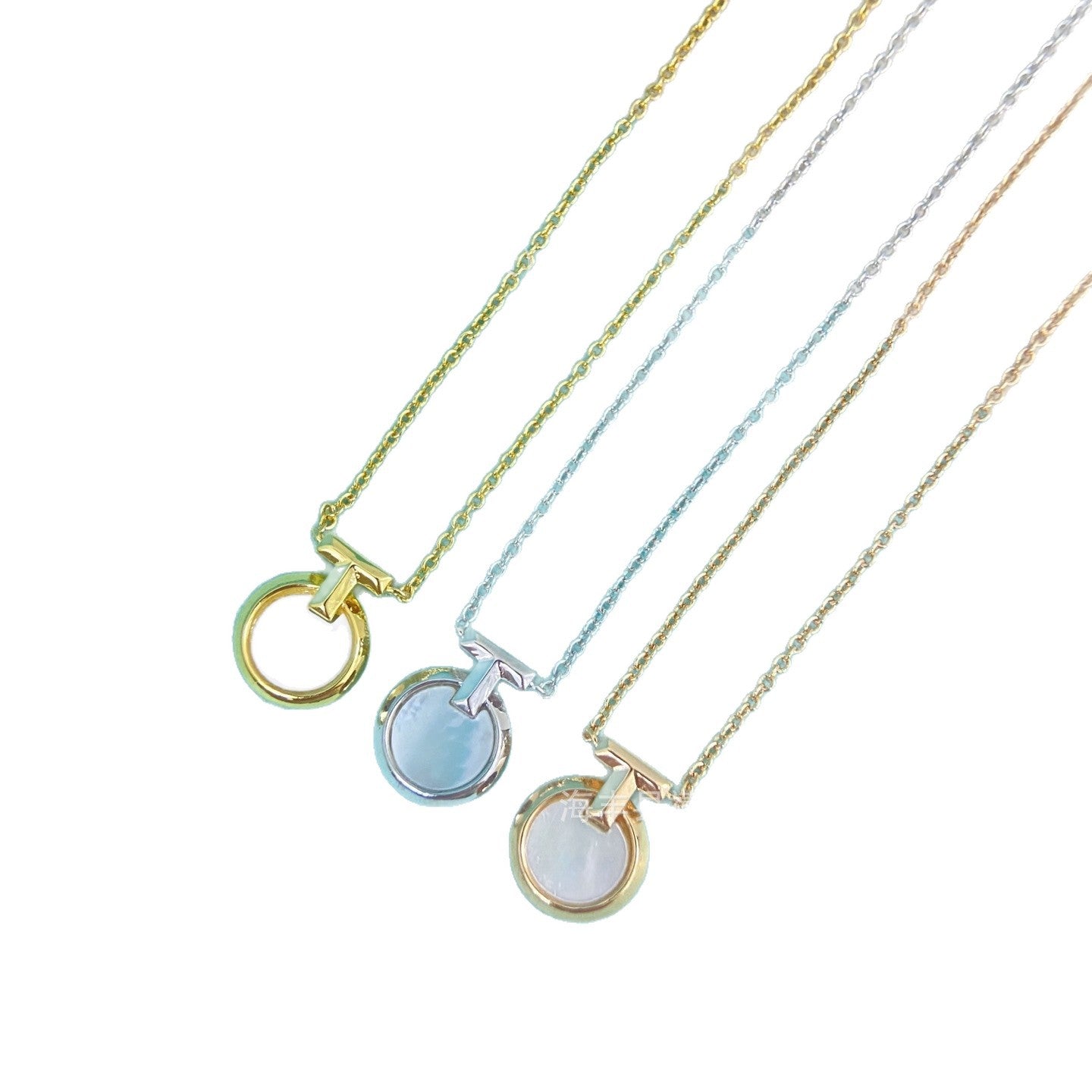 Gold Shell Necklace For Women With Electroplated V Gold And Turquoise Inlay On Cable Chain