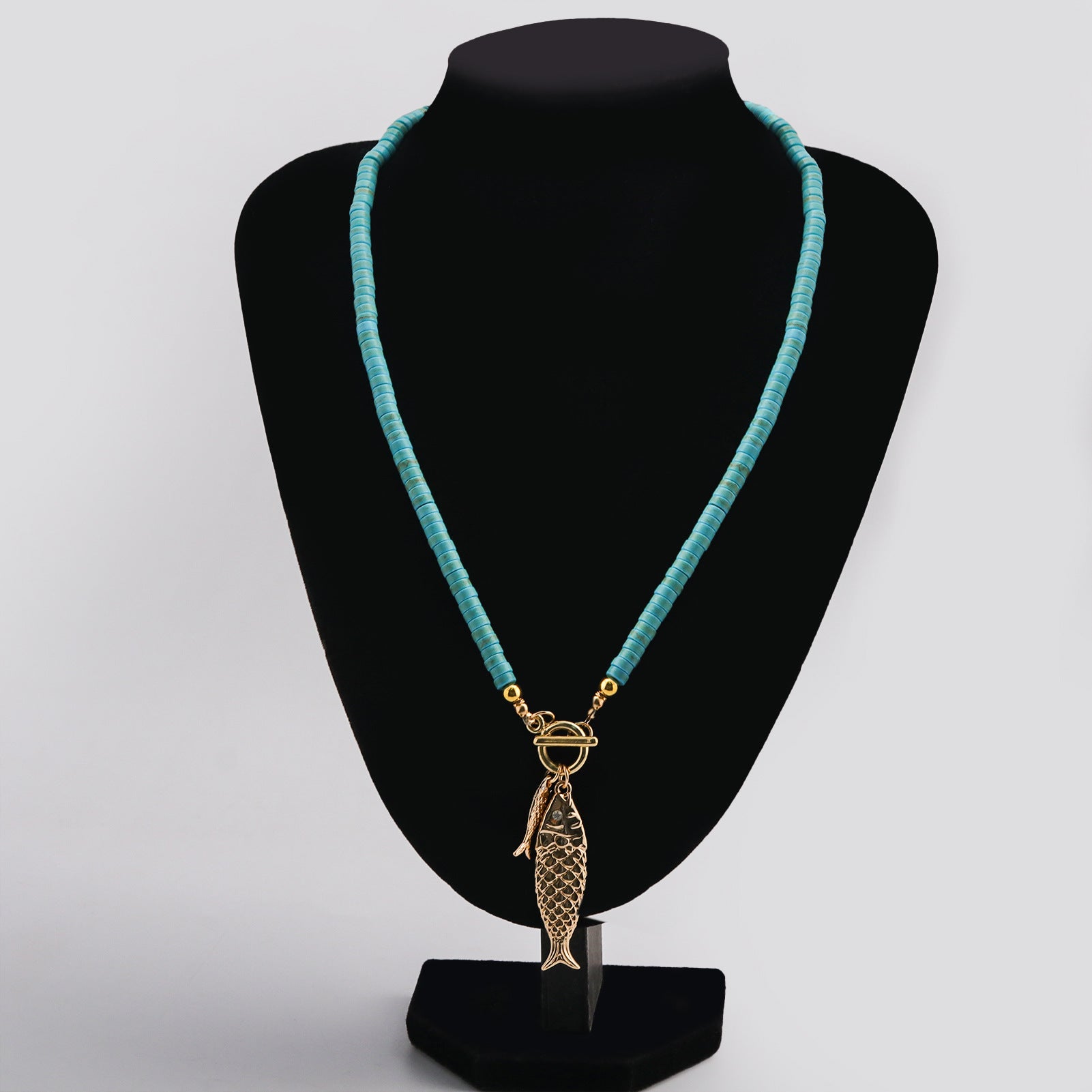 Bohemian Ocean Pattern Gold Necklace With Zinc Alloy Pendant For Women Featuring Beading Craft