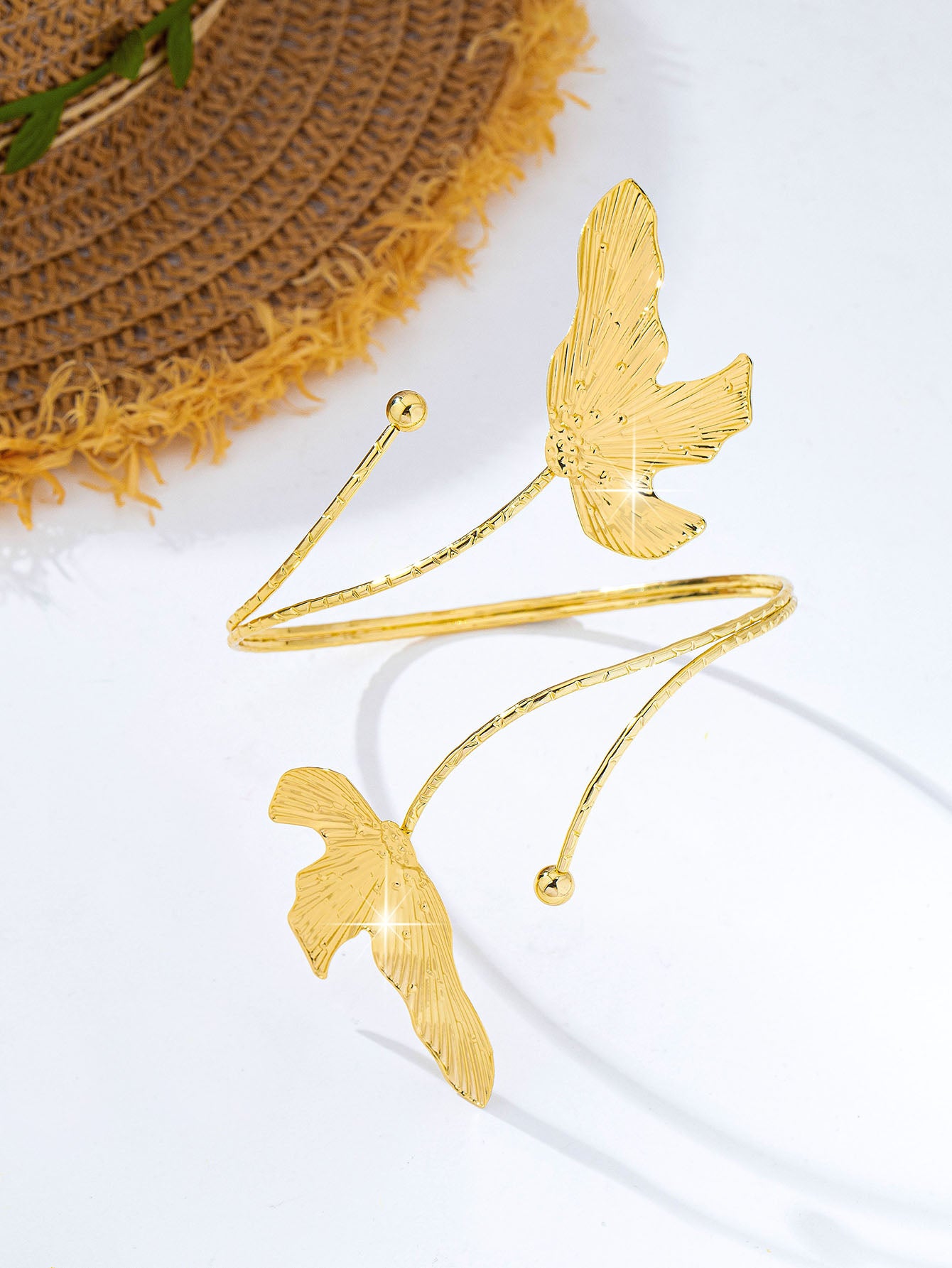Elegant Three-dimensional Flowers Arm Bracelet For Women In KC Golden Plated Alloy