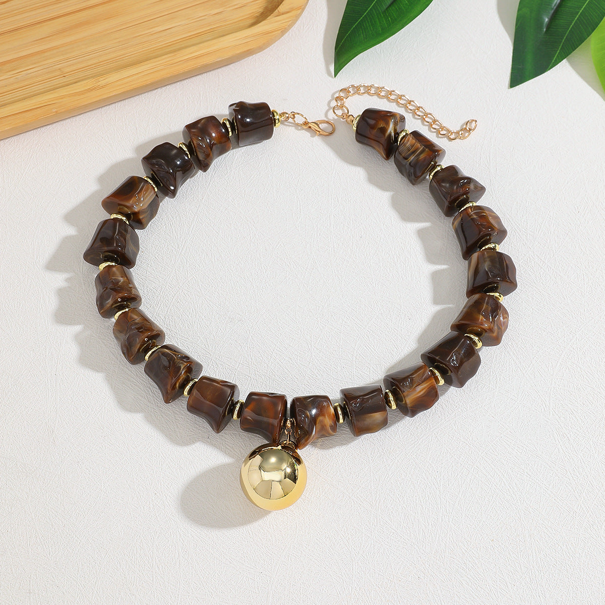 Exaggerated Irregular Necklace For Adults Featuring Dyed Black Resin Pendant