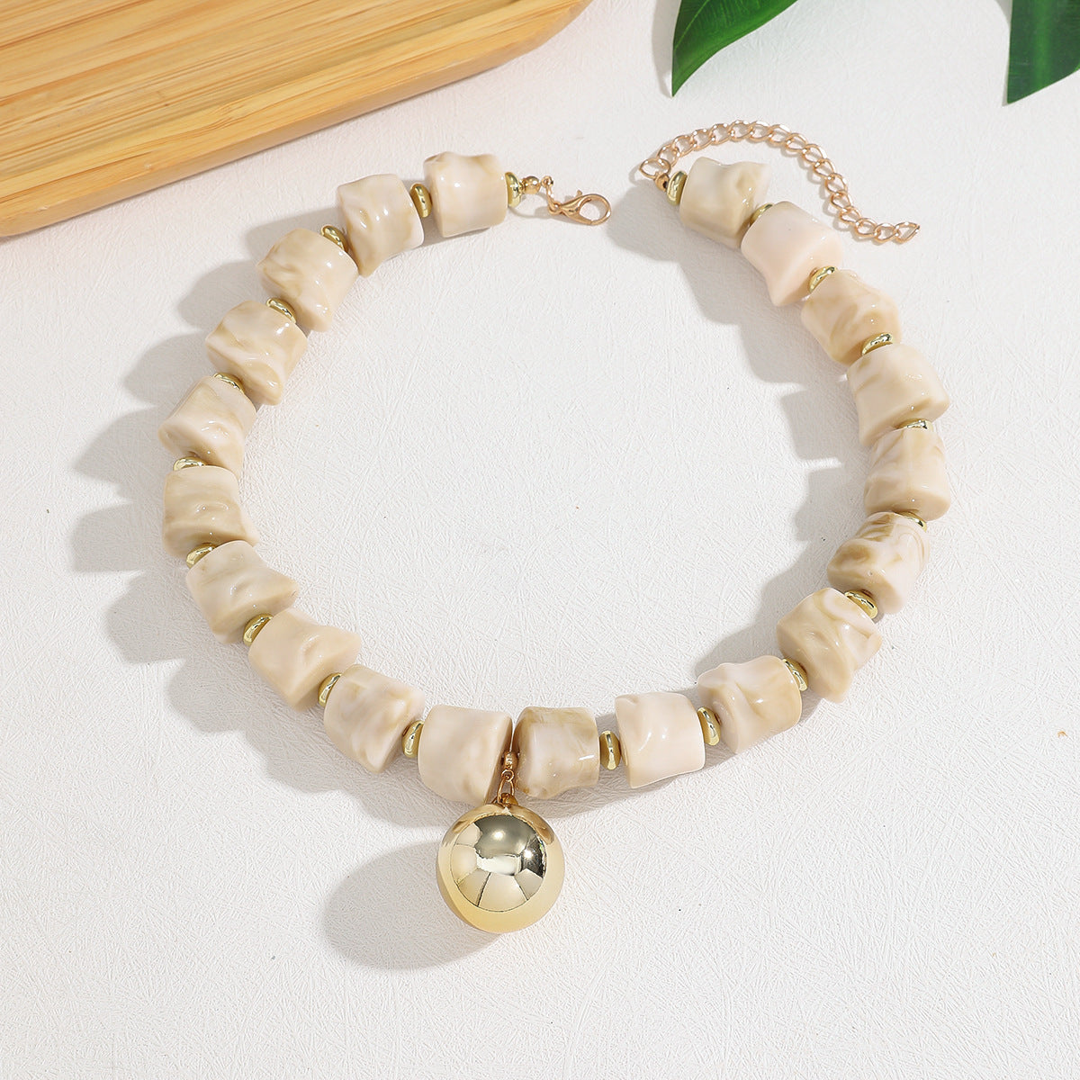 Exaggerated Irregular Necklace For Adults Featuring Dyed Black Resin Pendant