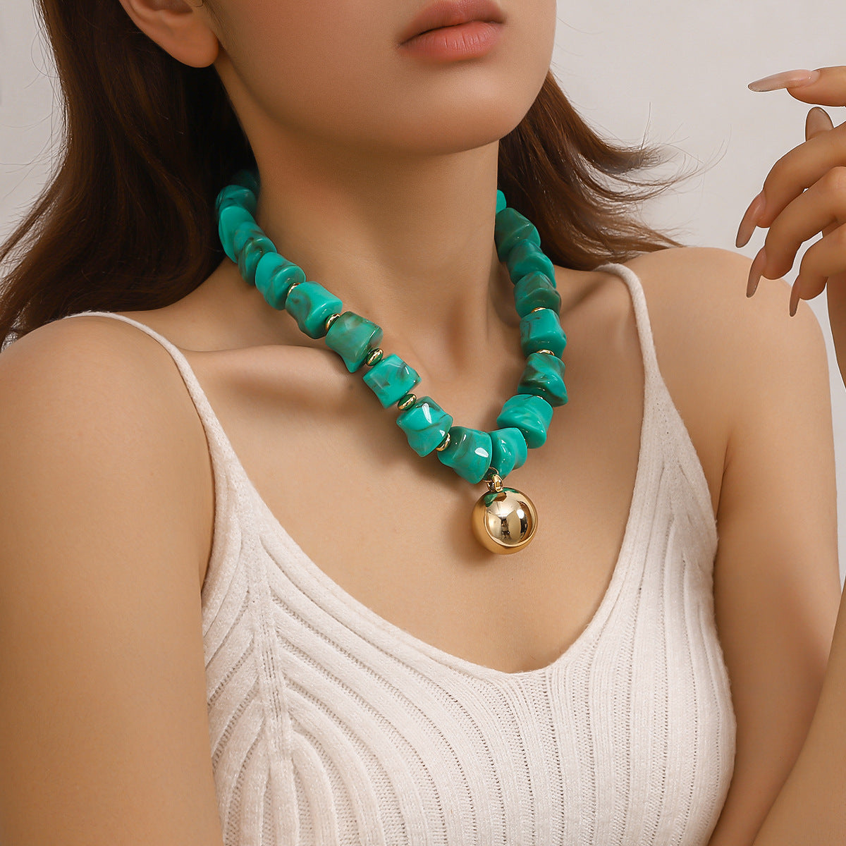 Exaggerated Irregular Necklace For Adults Featuring Dyed Black Resin Pendant