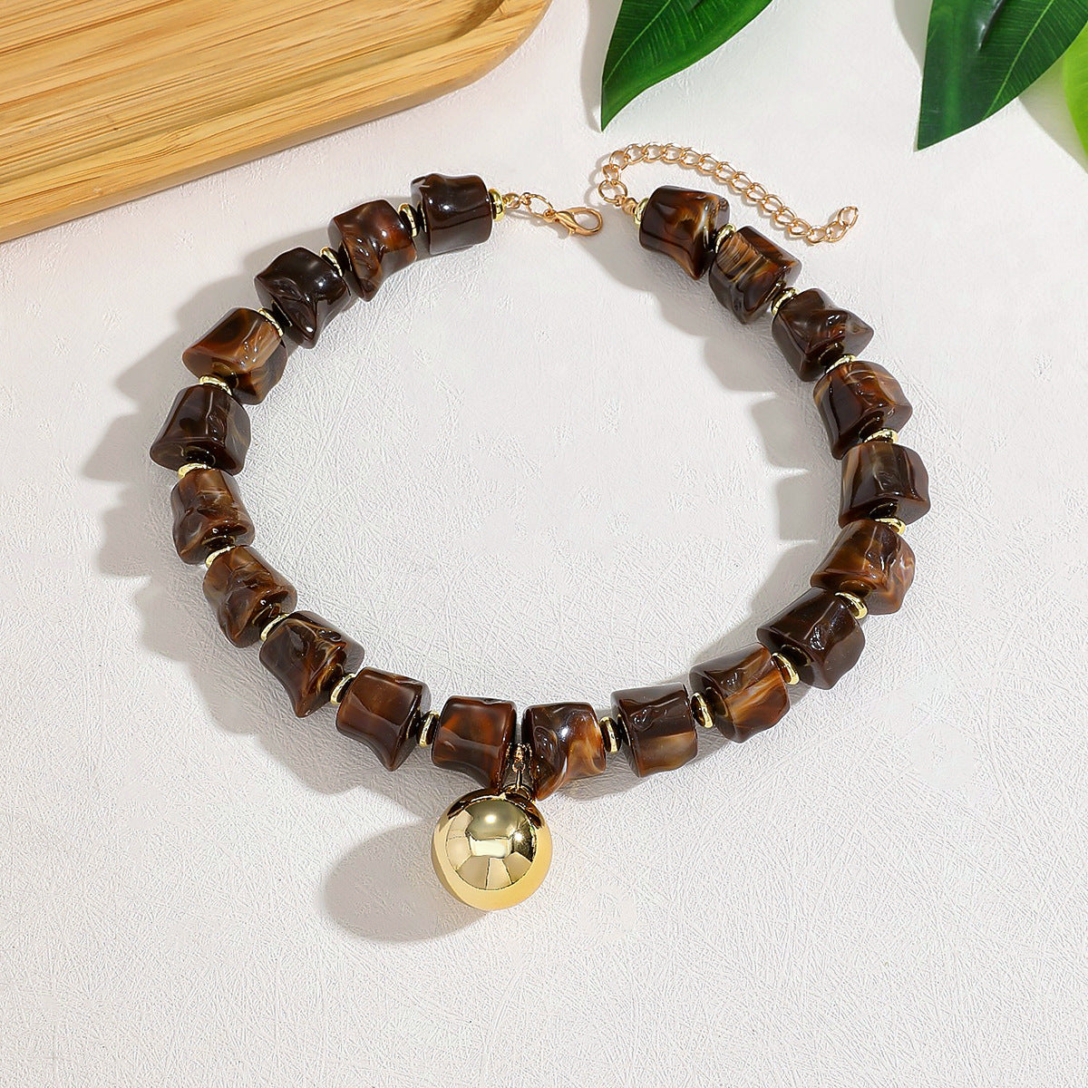 Exaggerated Irregular Necklace For Adults Featuring Dyed Black Resin Pendant