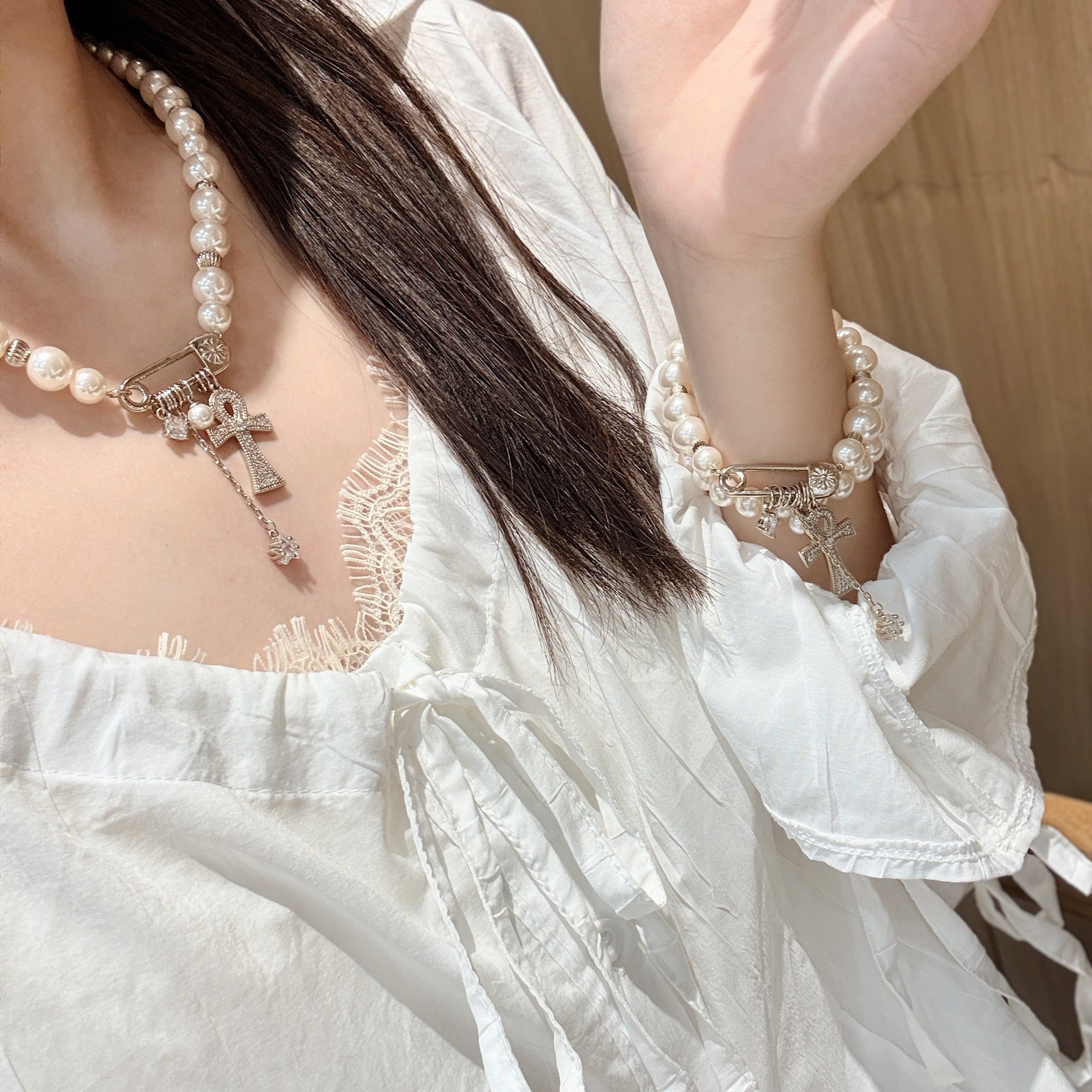 Electroplated Cross Necklace For Women With Imitation Pearl Pendant And Paperclip Chain In Copper