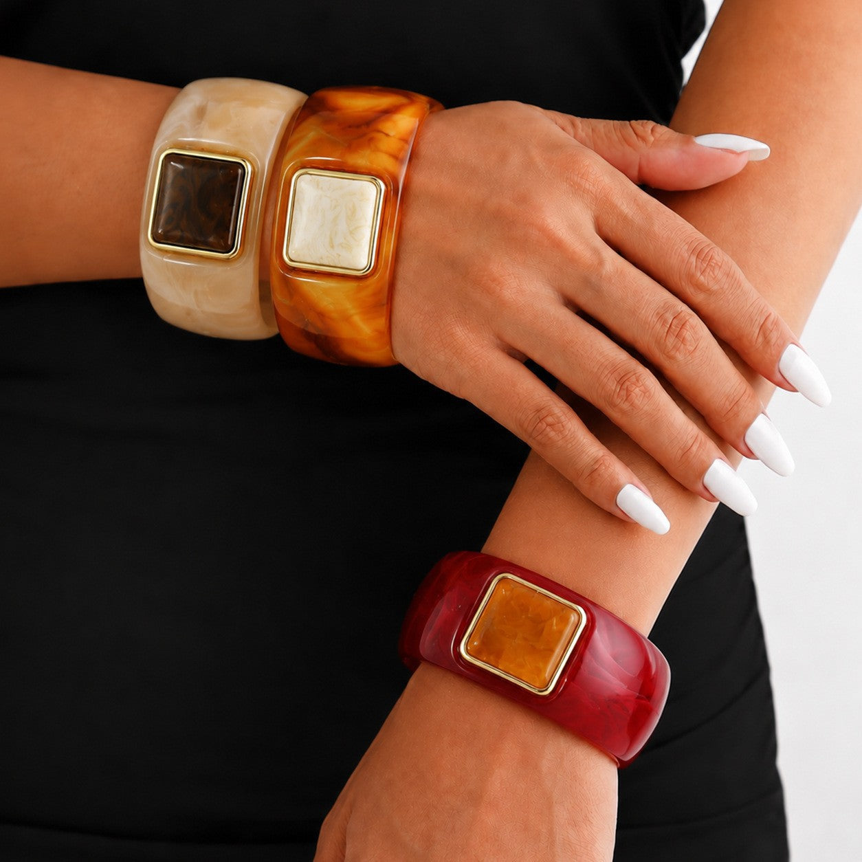 Exaggerated Square Multicolor Resin Bangle Featuring Bold Geometric Design