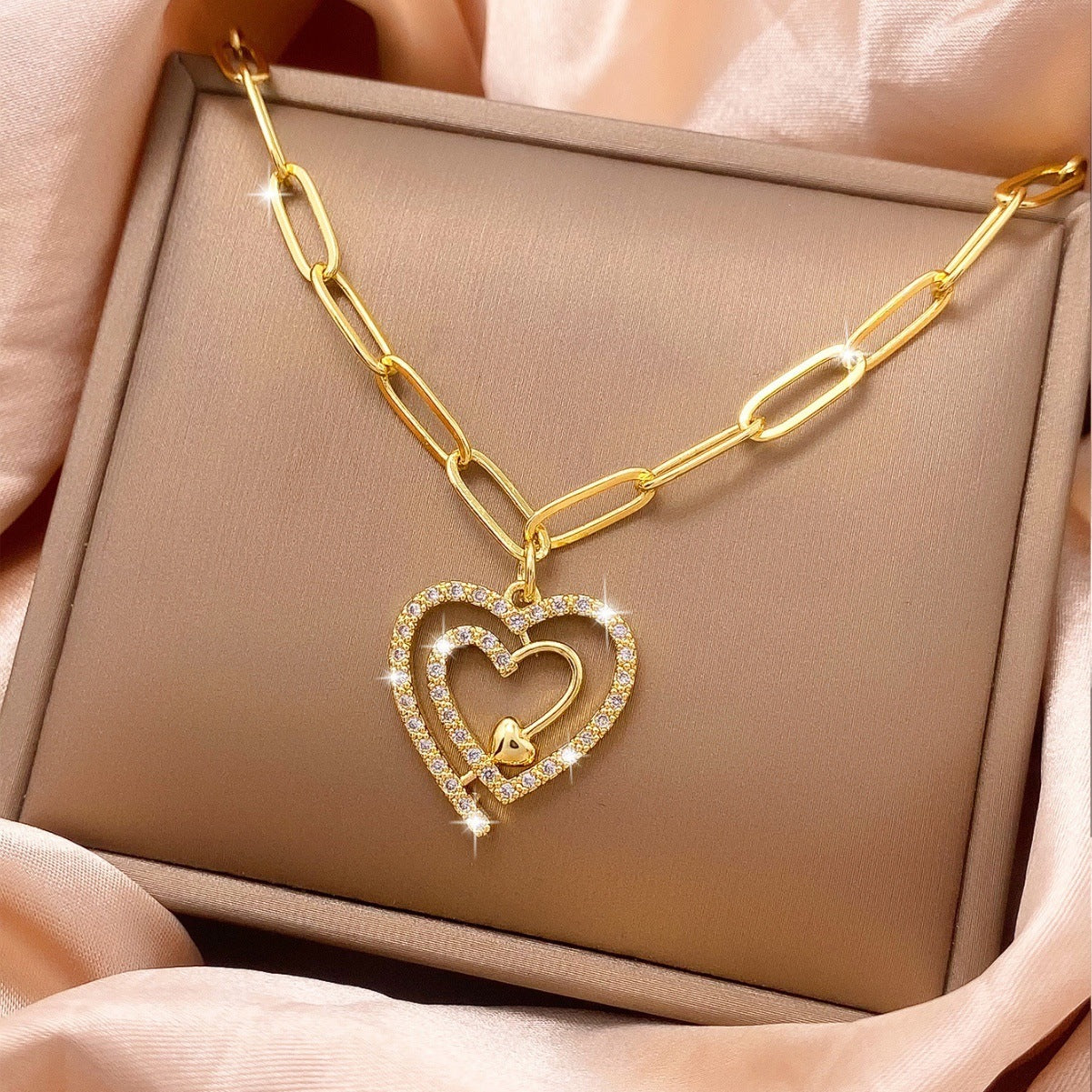 Heart Shape Pendant Necklace For Women In Simple Style With 18K Real Gold Plated Copper And Paperclip Chain