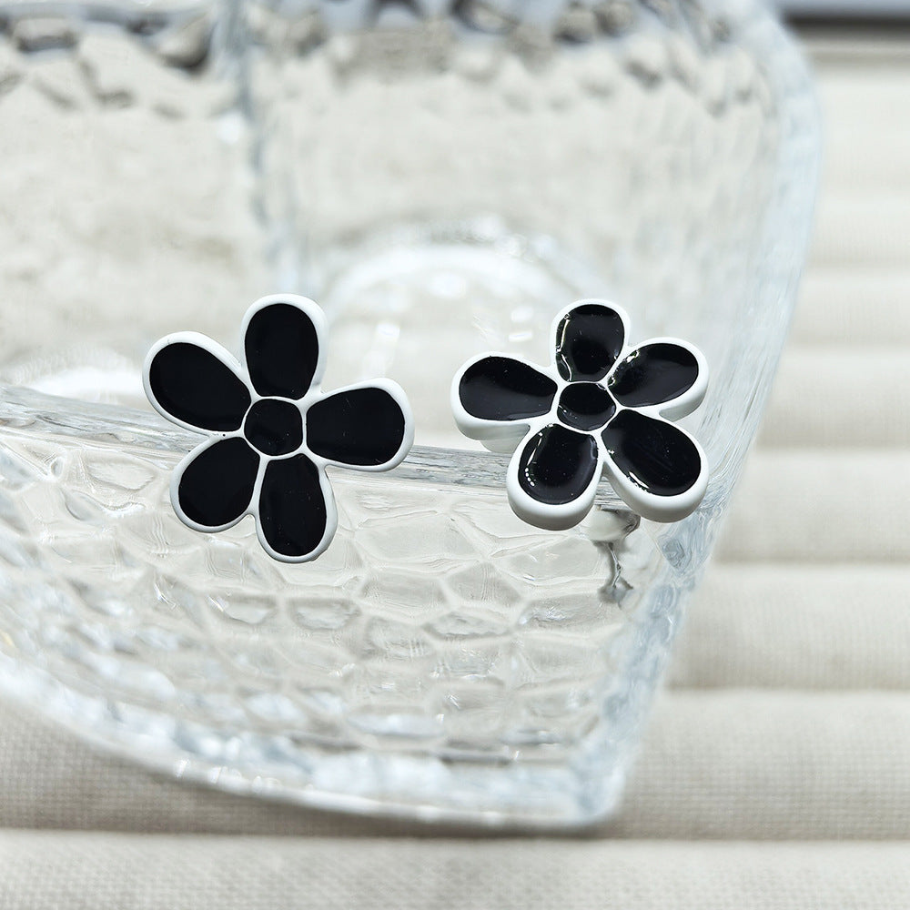 New Style Flowers Clip Earrings For Women In Colour With Stoving Varnish Finish, Made Of Zinc Alloy