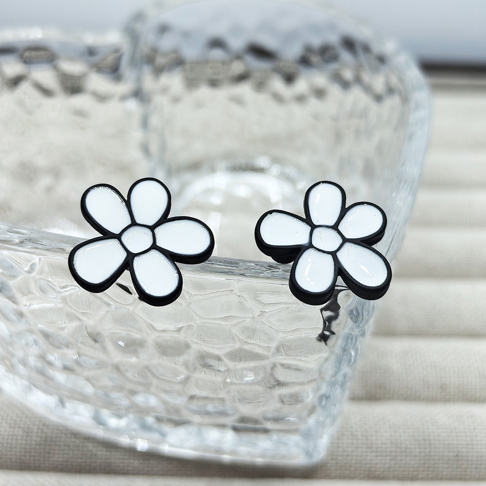 New Style Flowers Clip Earrings For Women In Colour With Stoving Varnish Finish, Made Of Zinc Alloy