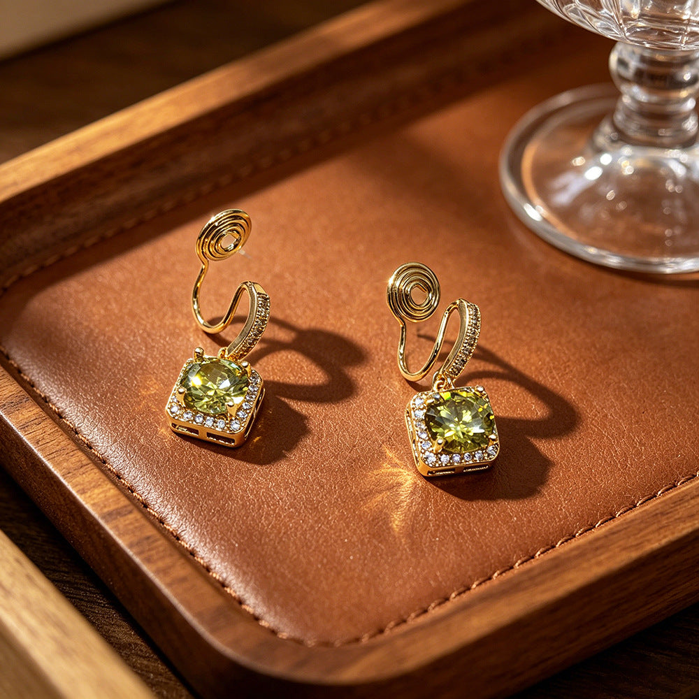 Luxurious Gold Quadrilateral Clip Earrings For Women With Zircon Inlay