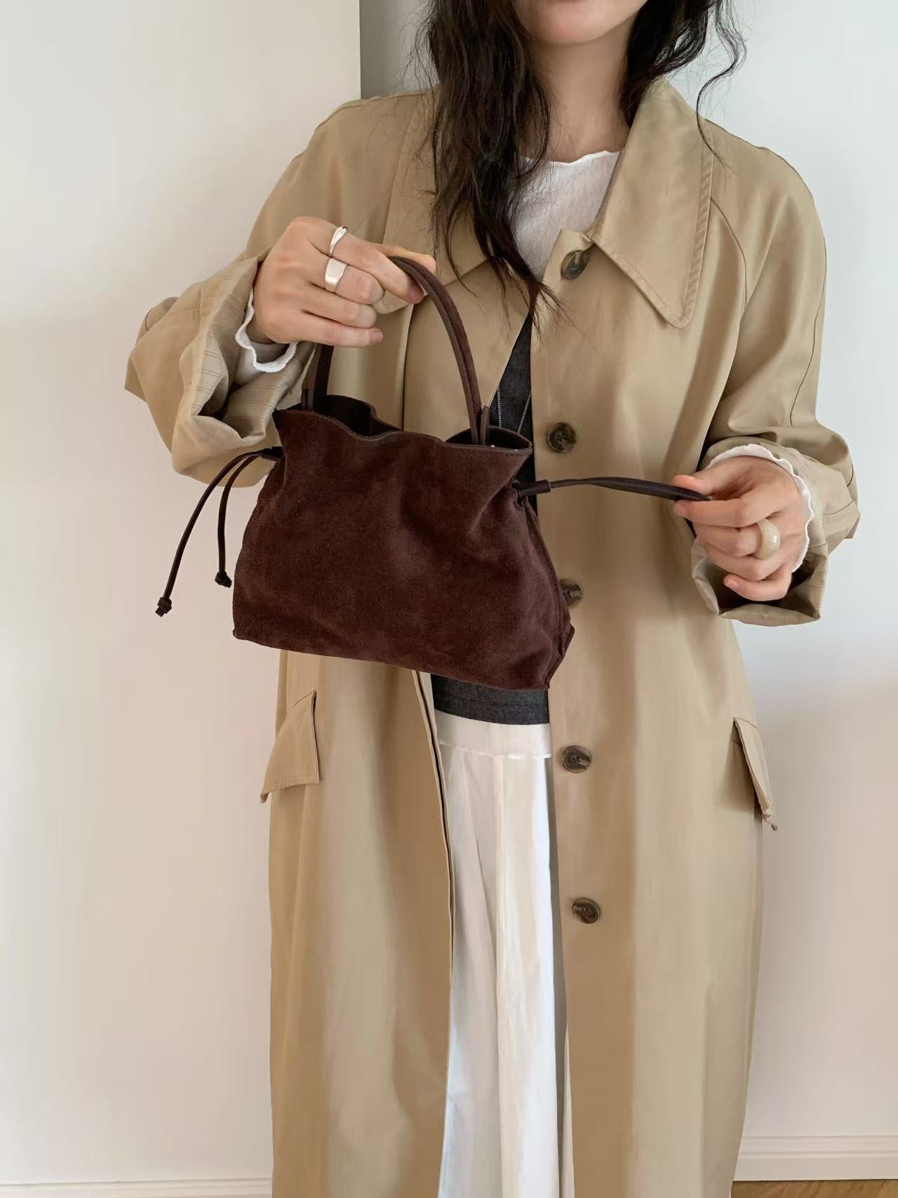Genuine Leather Dumpling Shape Handbag With Folds Featuring Top Handle, Perfect For Autumn