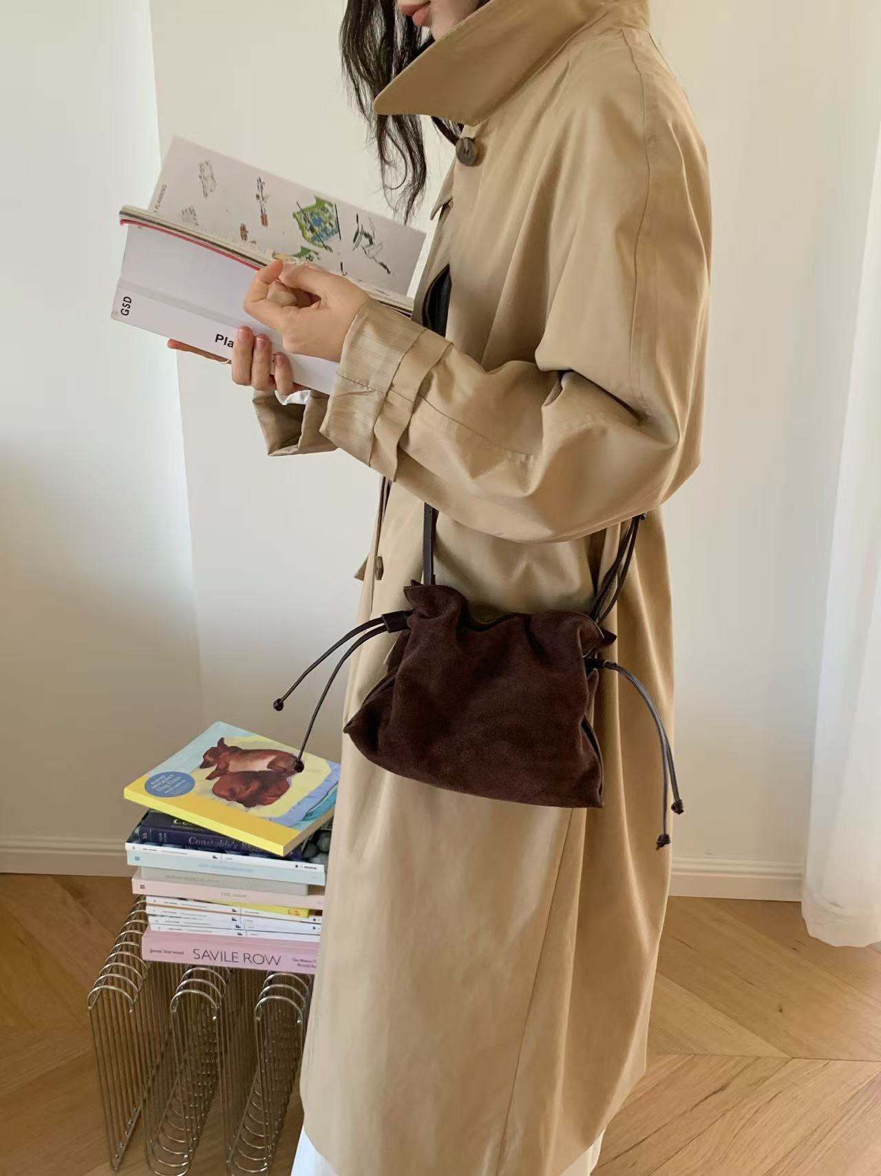 Genuine Leather Dumpling Shape Handbag With Folds Featuring Top Handle, Perfect For Autumn