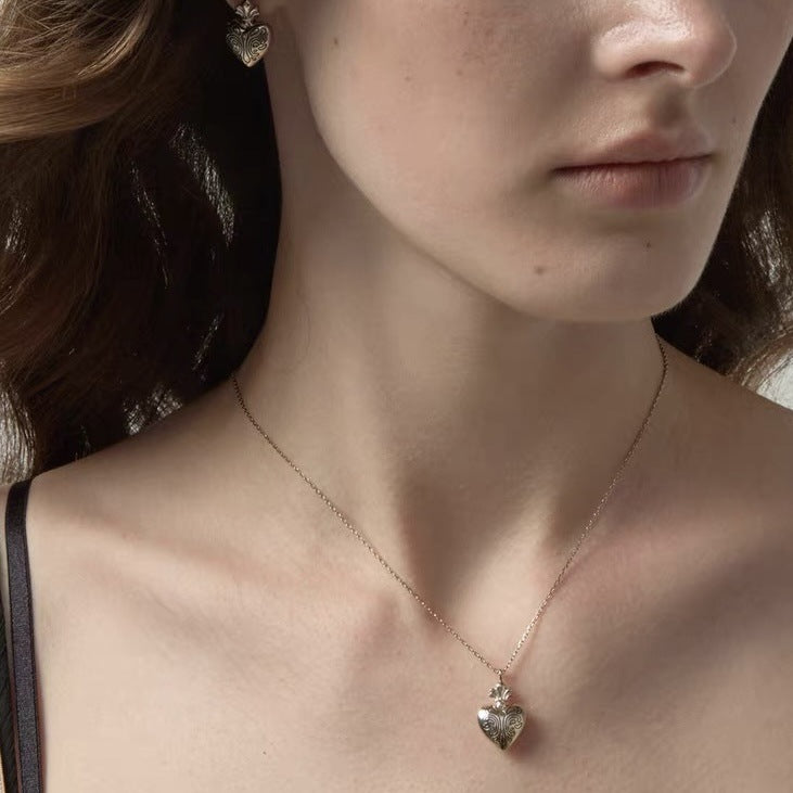 Heart Shape Carving Necklace For Women With Brass Chain, 18K Real Gold Plated Finish, And Copper Pendant