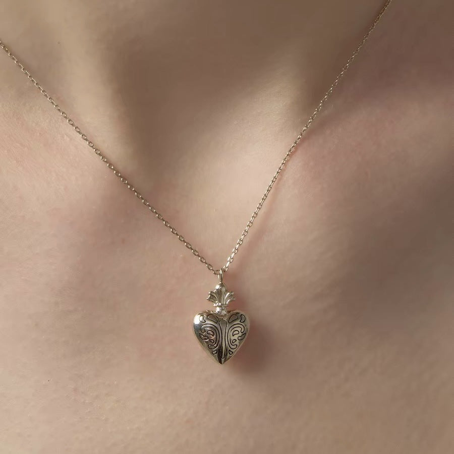 Heart Shape Carving Necklace For Women With Brass Chain, 18K Real Gold Plated Finish, And Copper Pendant