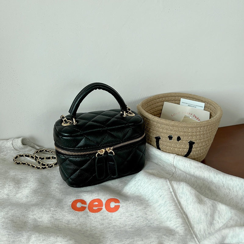 Lingge Cylindrical Shoulder Bag In PU Leather With Sewing Thread Detail And Chain Strap For  Spring And Summer