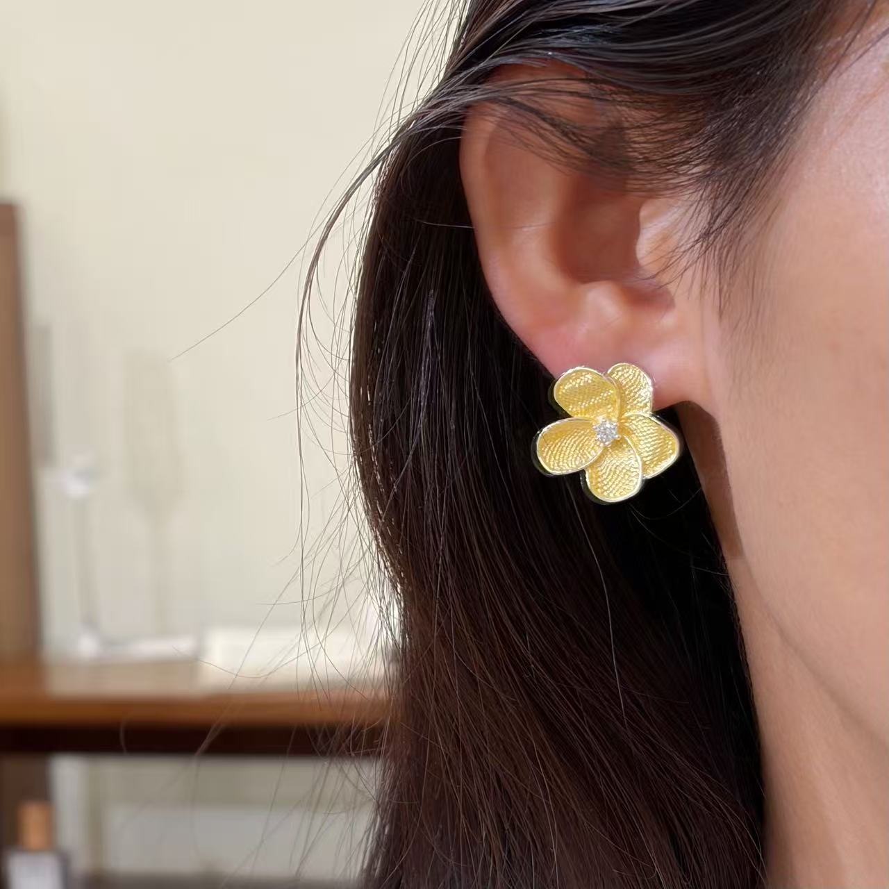 Enamel Flowers Stud Earrings In Alloy With Copper Posts, Marine Style Design For Women