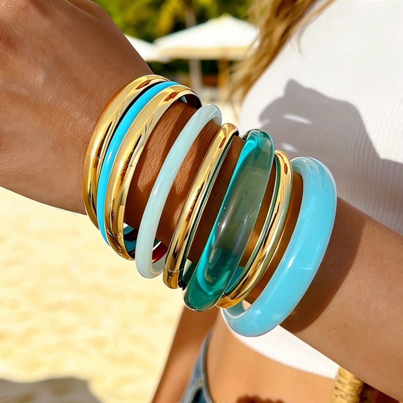 Gold Resin Splicing Bangle For Women Featuring Elegant Design