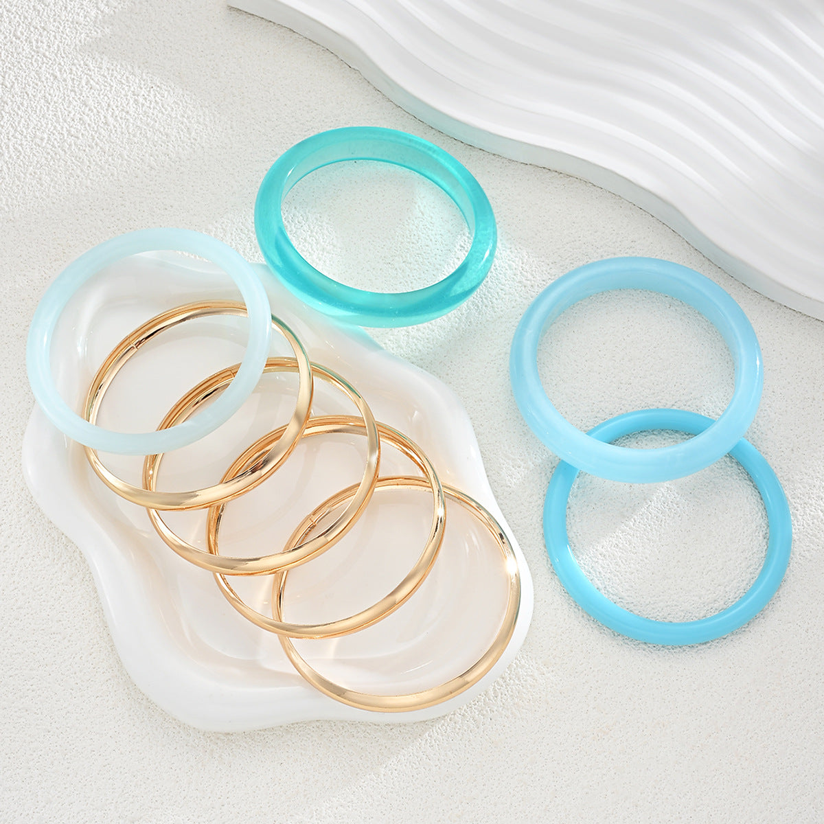 Gold Resin Splicing Bangle For Women Featuring Elegant Design