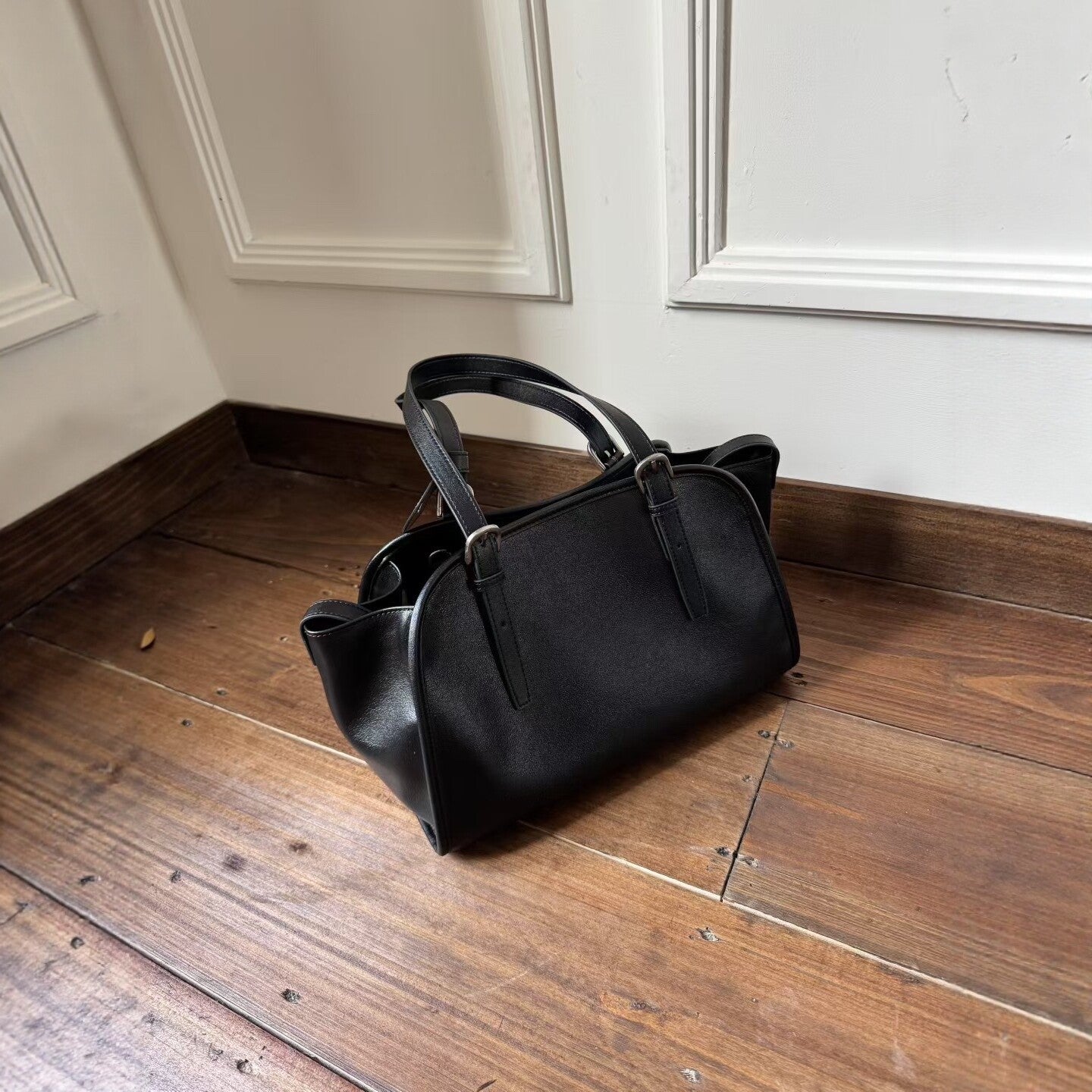 Genuine Leather Square Tote Bag For Women Featuring Printing Design With Top Handle, Perfect For Spring