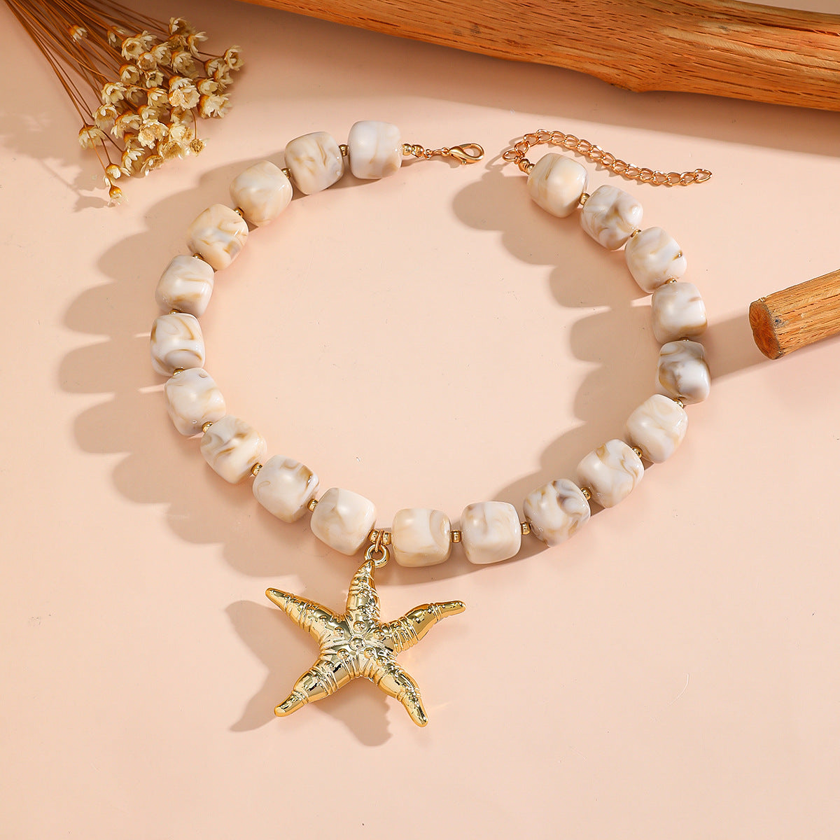 Exaggerated Starfish Choker Necklace For Women With Dyed Black Acrylic Pendant