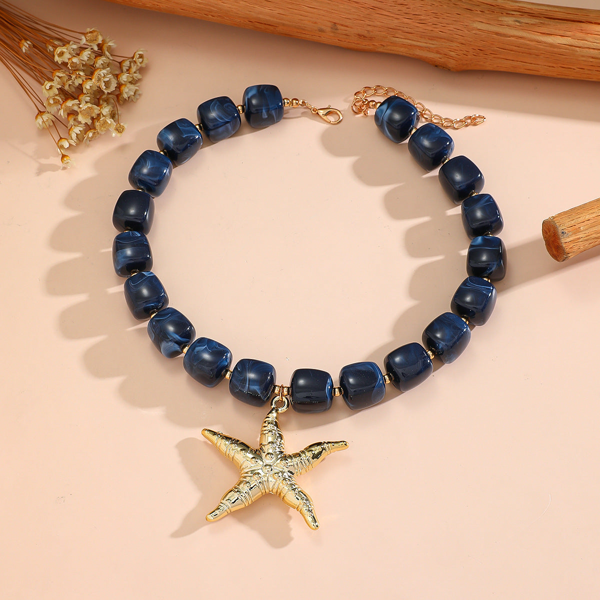 Exaggerated Starfish Choker Necklace For Women With Dyed Black Acrylic Pendant