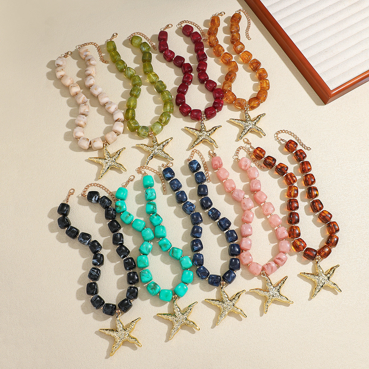 Exaggerated Starfish Choker Necklace For Women With Dyed Black Acrylic Pendant
