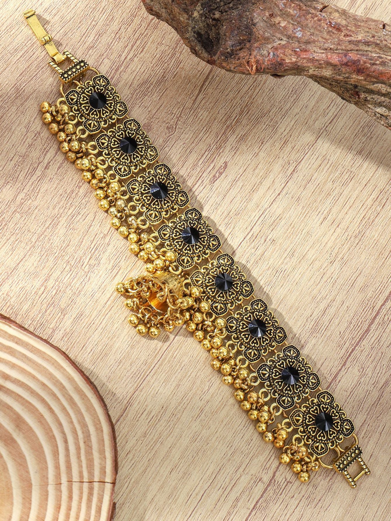 Ethnic Style Green Bell Tassel Bracelet For Women In Zinc Alloy