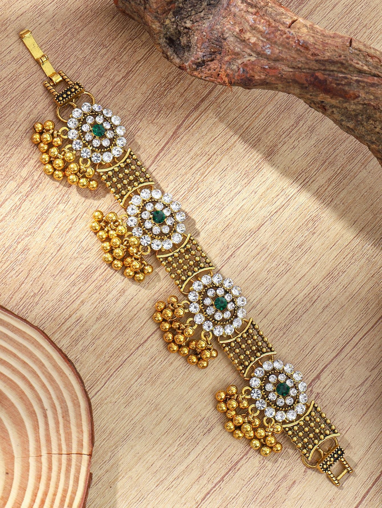 Ethnic Style Green Bell Tassel Bracelet For Women In Zinc Alloy
