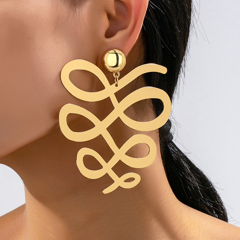 Exaggerated Irregular Hollow Out Stud Earrings For Women In KC Golden Plated Alloy