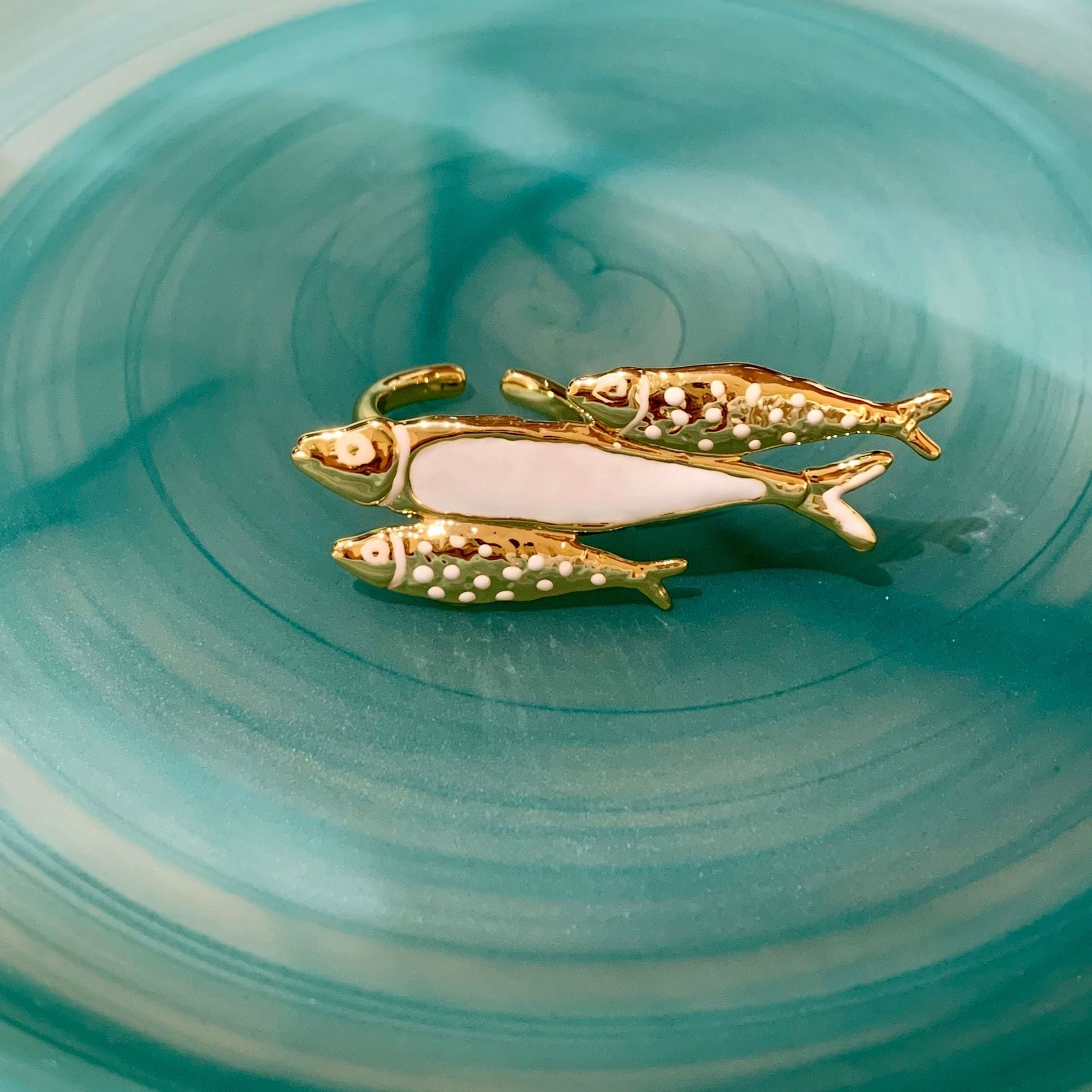 Fish Pattern Copper Alloy Rings For  Spring And Summer Featuring Dyed Black Color And Enamel Craftsmanship