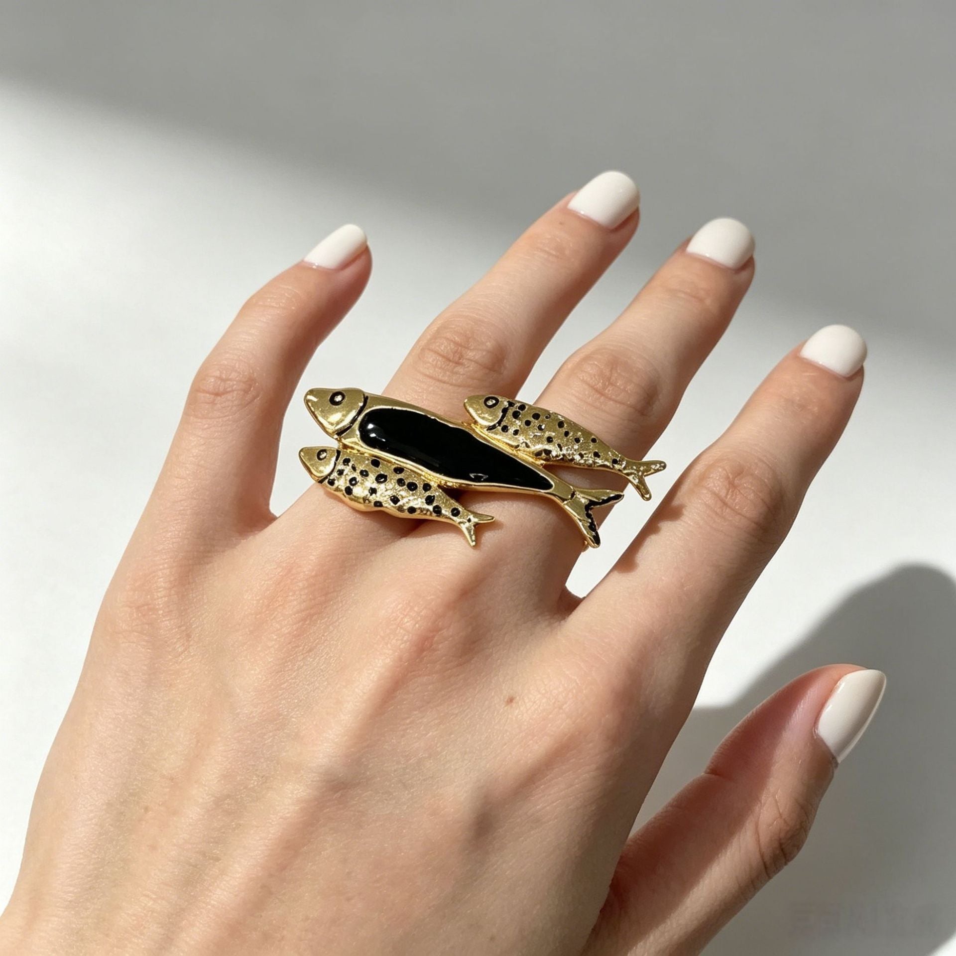 Fish Pattern Copper Alloy Rings For  Spring And Summer Featuring Dyed Black Color And Enamel Craftsmanship