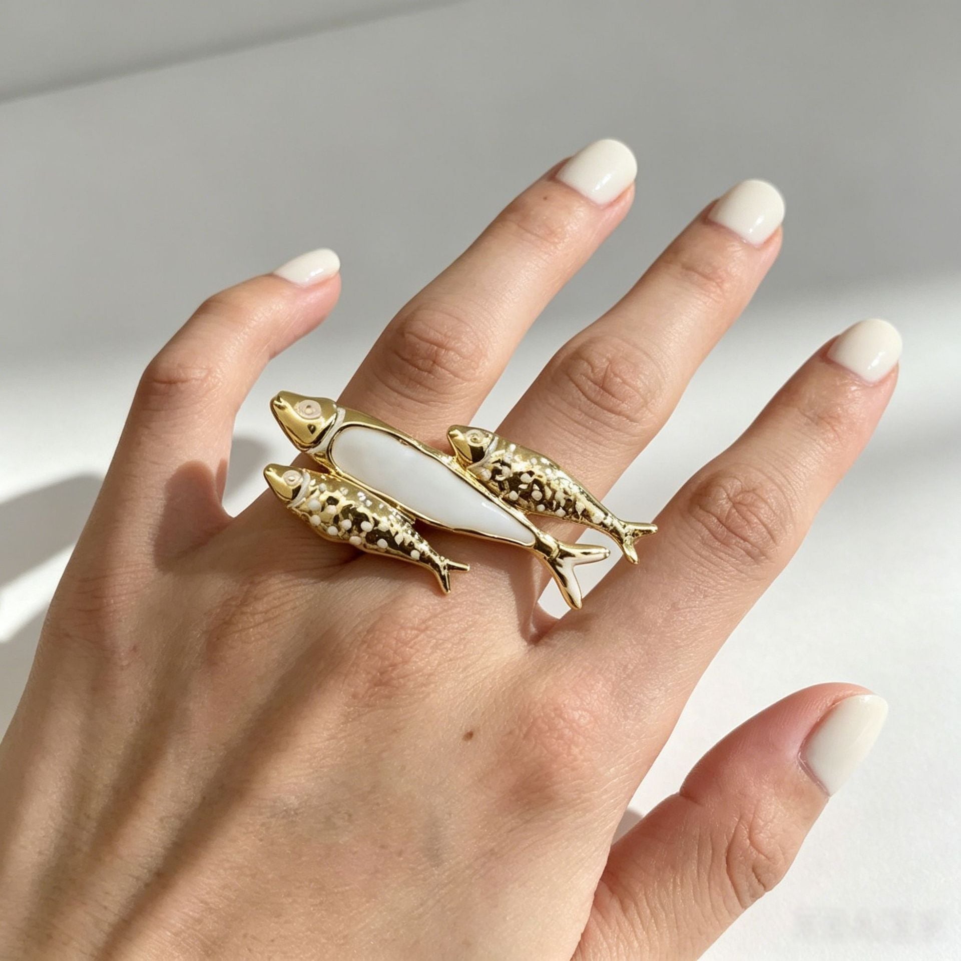Fish Pattern Copper Alloy Rings For  Spring And Summer Featuring Dyed Black Color And Enamel Craftsmanship