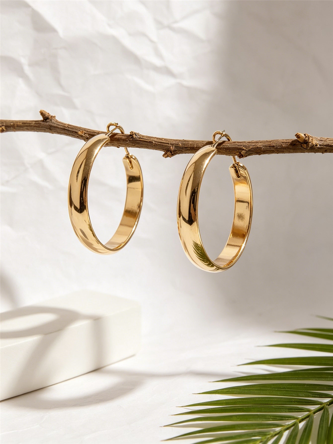 Handmade  Geometric Hoop Earrings For Women In Golden Plated Iron With Gold Color