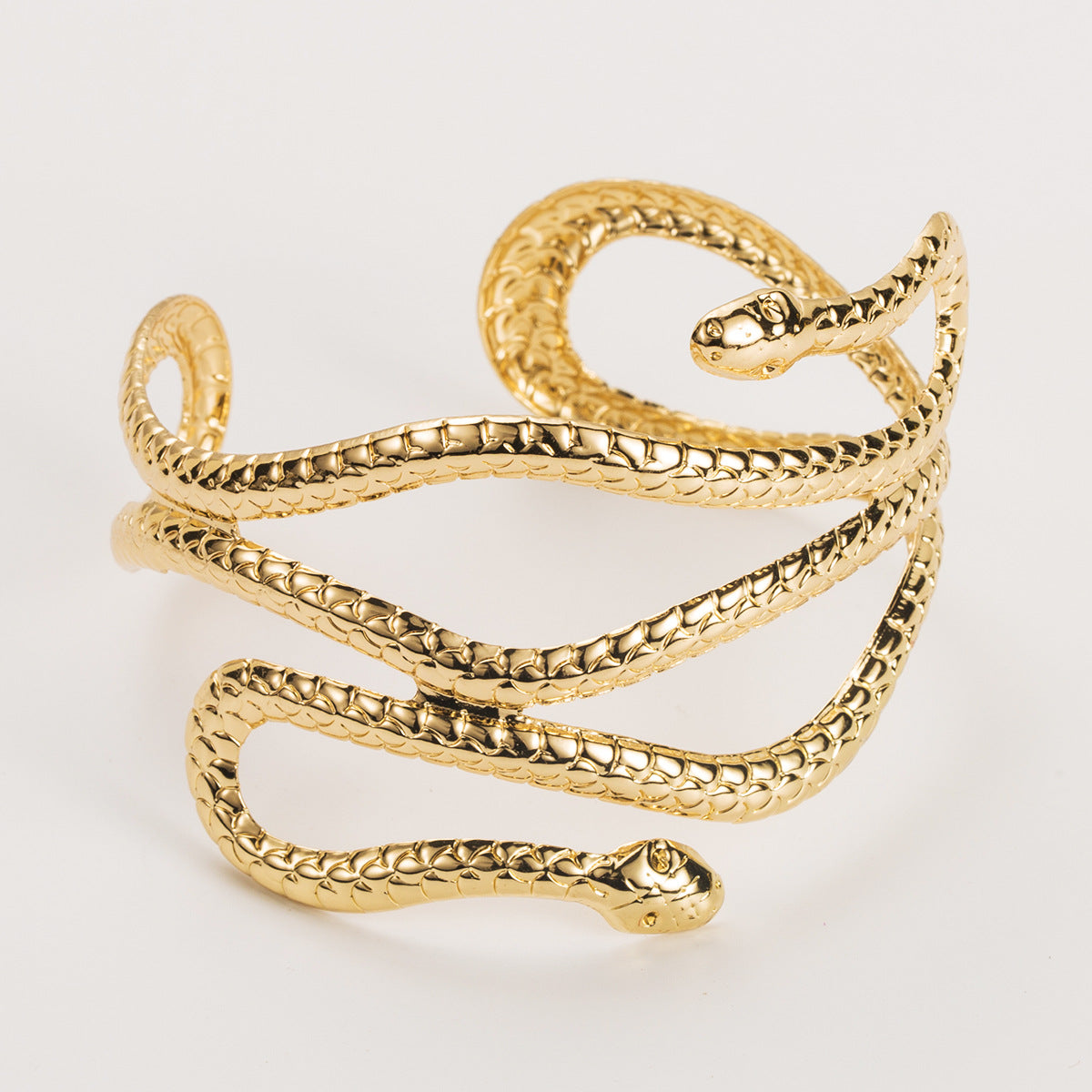 Exaggerated Gold Snake Bangle For Women In Metal Material, Stylish And Unique Bracelet