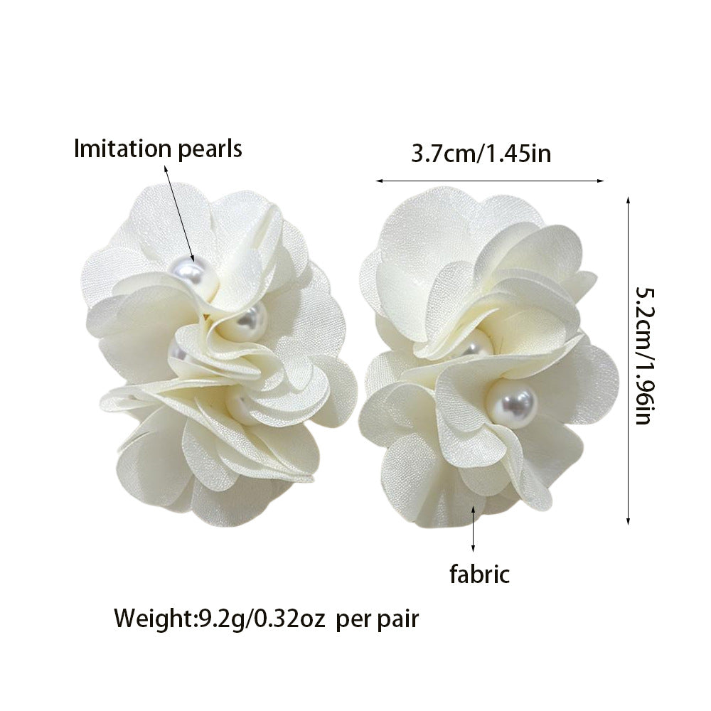 Handmade White Flowers Clip Earrings For Women In Marine Style With Cloth Material And Artificial Pearl Inlay