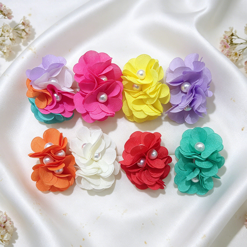 Handmade White Flowers Clip Earrings For Women In Marine Style With Cloth Material And Artificial Pearl Inlay