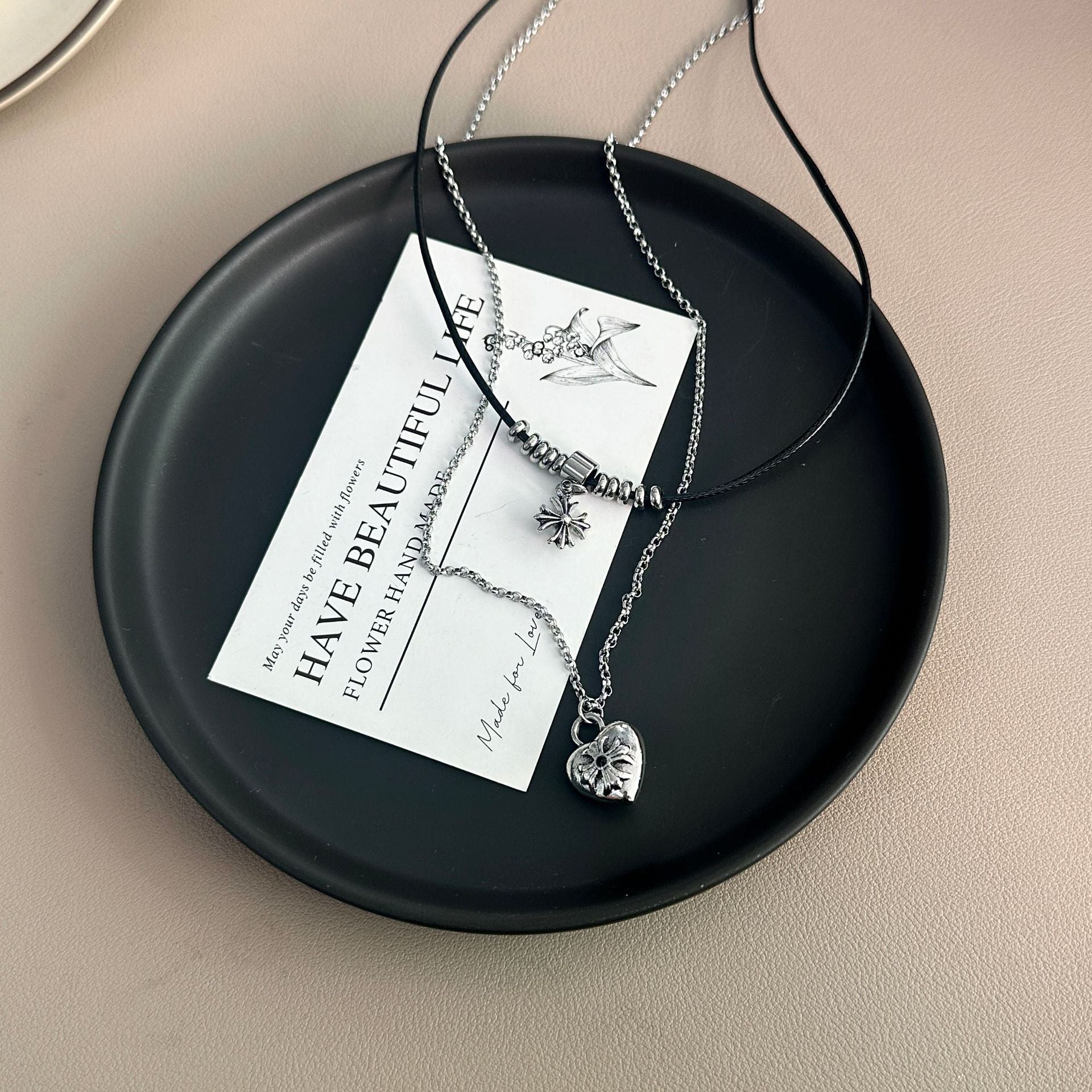 New Style Heart Shape Necklace For Women Featuring Alloy Pendant, Perfect For Daily Wear