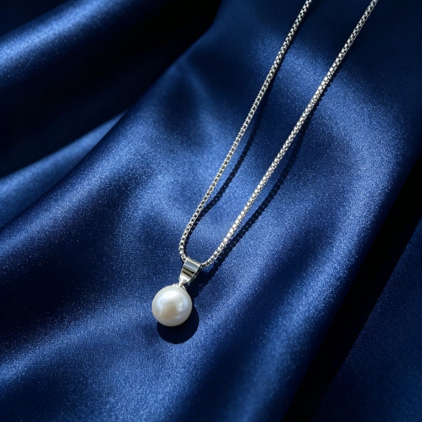 Green Pearl Double Layer Necklace For Women With Mixed Materials And Imitation Pearl Pendant On Snake Chain