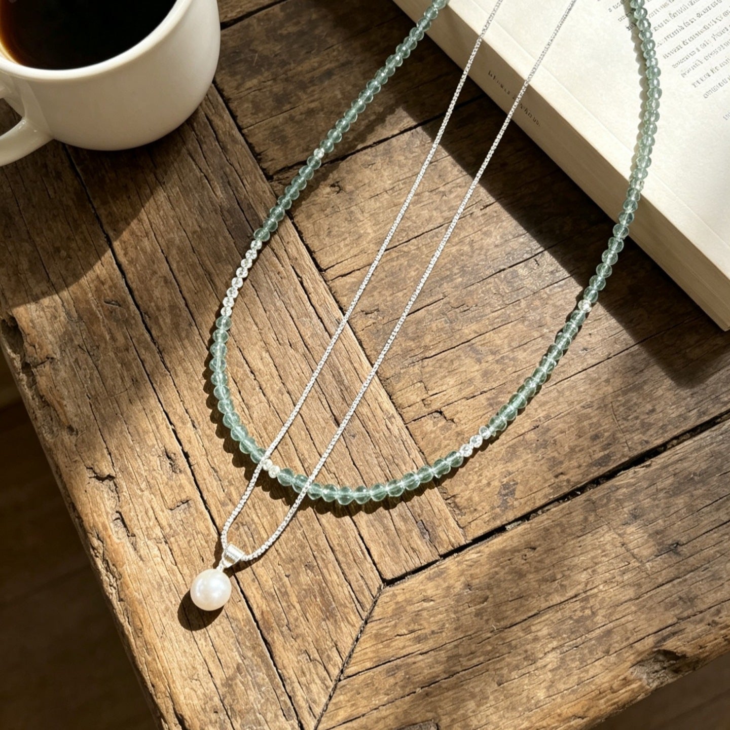 Green Pearl Double Layer Necklace For Women With Mixed Materials And Imitation Pearl Pendant On Snake Chain